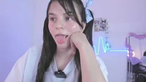 Snapshot of coralinexxx07 chatting on May 25, 2:17 am Coraline uwu Bienvenidos al dulce mundo de Coraline Hola amores soy Coraline Una chica tierna juguetona online show from May 25, 2:17 am