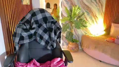 Snapshot of corall_tay1 chatting on May 21, 11:39 am corall_tay1 online show from May 21, 11:39 am
