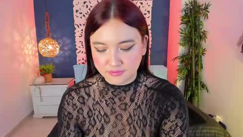 Snapshot of coralquinn chatting on May 11, 7:44 pm online show from May 11, 7:44 pm