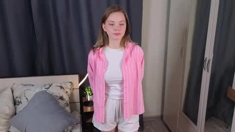 Snapshot of corazonszewczyk chatting on March 23, 2:26 am Selina. PVT closed online show from March 23, 2:26 am