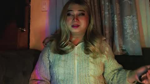 Snapshot of corefinder_xx chatting on November 17, 6:35 pm corefinder_xx online show from November 17, 6:35 pm