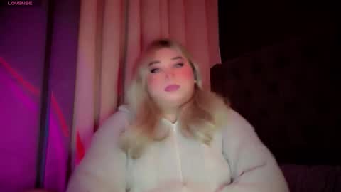 Snapshot of corefinder_xx chatting on December 1, 6:13 pm corefinder_xx online show from December 1, 6:13 pm