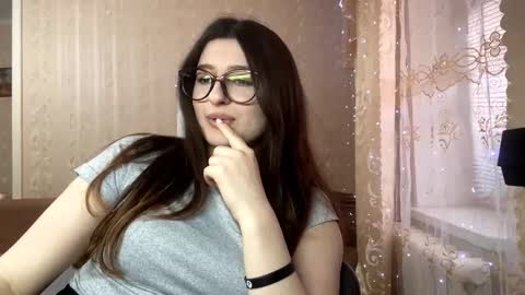 Elisheva online show from March 10, 1:16 pm
