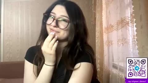 Elisheva online show from March 27, 1:11 pm