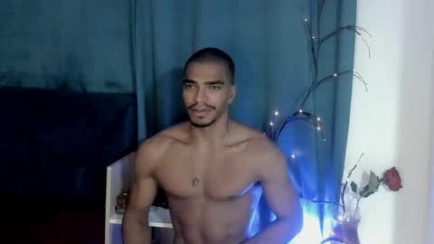 Snapshot of coreyglover chatting on June 8, 10:04 am CoreyGlover online show from June 8, 10:04 am