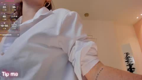Snapshot of corinnerusso chatting on June 5, 12:55 pm Corinne Russo online show from June 5, 12:55 pm