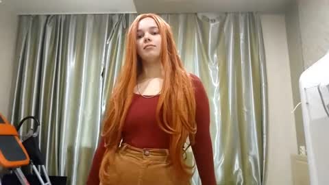 Snapshot of corneliachand chatting on June 10, 7:07 am Ariadna online show from June 10, 7:07 am