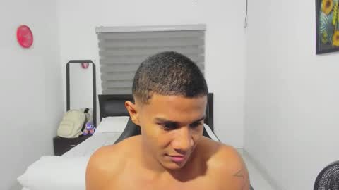 Ethan  online show from April 9, 1:05 am