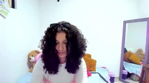 Snapshot of cositarika__ chatting on October 5, 4:16 pm Lunita online show from October 5, 4:16 pm