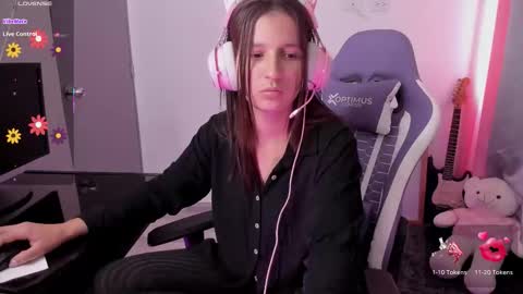 Snapshot of cositarika__ chatting on February 13, 1:51 pm Lunita online show from February 13, 1:51 pm