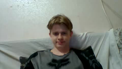 Snapshot of cosm2312 chatting on May 27, 11:46 pm Andrew online show from May 27, 11:46 pm