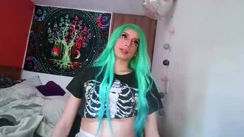 Snapshot of cosmic_crystal chatting on February 18, 7:52 pm cosmic_crystal online show from February 18, 7:52 pm