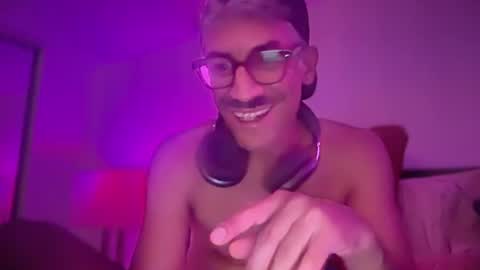 Snapshot of cosmicafterdark chatting on June 13, 5:38 am Queer Vibes Slow Burn Good Energy online show from June 13, 5:38 am