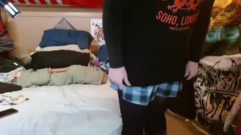 cosmicjones88 online show from April 3, 9:18 am