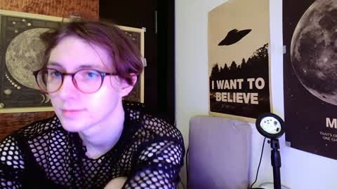 Snapshot of cosmonudes chatting on December 3, 9:33 am Barry online show from December 3, 9:33 am