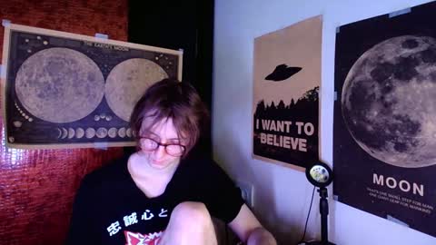 Snapshot of cosmonudes chatting on December 16, 1:42 am Barry online show from December 16, 1:42 am