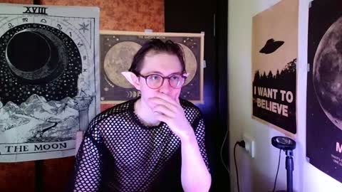 Snapshot of cosmonudes chatting on December 24, 9:28 am Barry online show from December 24, 9:28 am