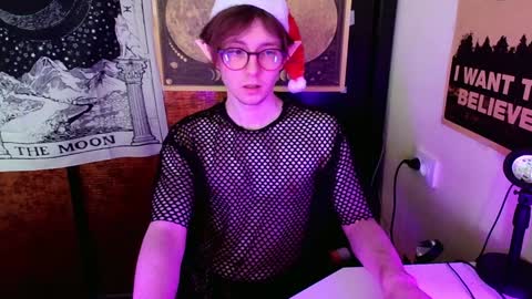 Snapshot of cosmonudes chatting on December 28, 9:52 am Barry online show from December 28, 9:52 am