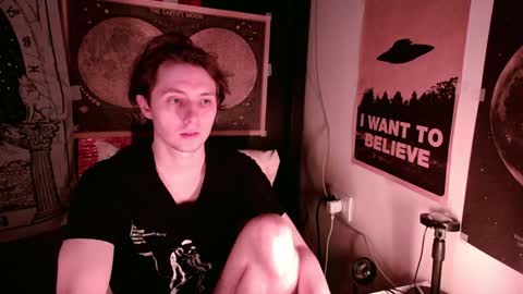 Snapshot of cosmonudes chatting on January 25, 7:18 pm Barry online show from January 25, 7:18 pm