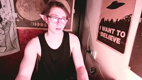 Snapshot of cosmonudes chatting on January 31, 12:28 am Barry online show from January 31, 12:28 am