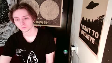 Snapshot of cosmonudes chatting on February 5, 6:37 pm Barry online show from February 5, 6:37 pm