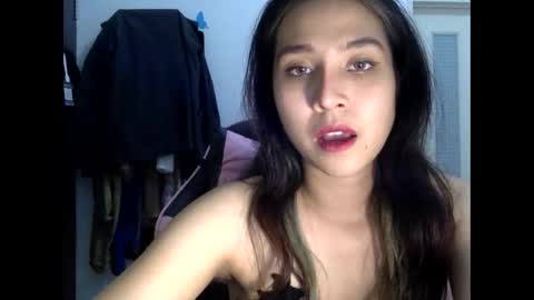 Snapshot of cottoncandygirl9898 chatting on December 16, 12:27 pm Liz Gwyneth Charlota online show from December 16, 12:27 pm