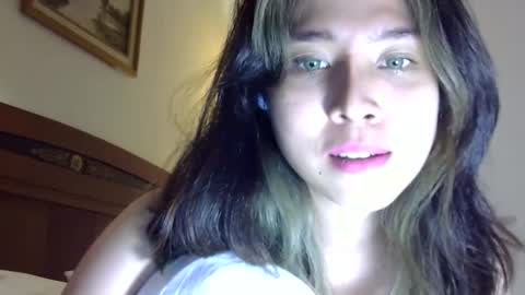 Snapshot of cottoncandygirl9898 chatting on December 25, 7:02 pm Liz Gwyneth Charlota online show from December 25, 7:02 pm