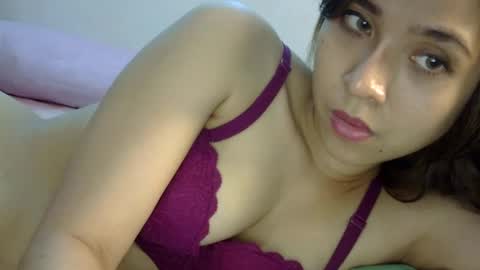Snapshot of cottoncandygirl9898 chatting on January 26, 3:25 pm Liz Gwyneth Charlota online show from January 26, 3:25 pm