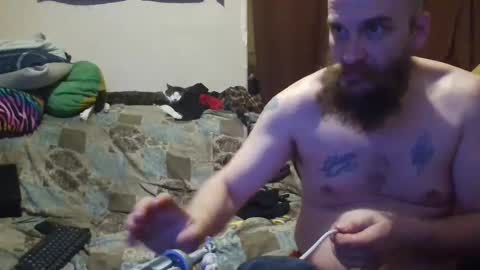 Alaskawildcouple online show from December 4, 10:46 am