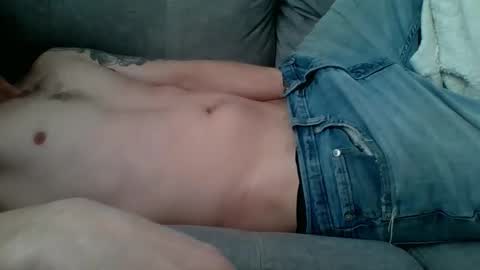 Snapshot of countyman1989 chatting on February 4, 3:29 pm Kylenaughtybi89 online show from February 4, 3:29 pm