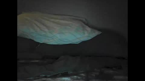 Snapshot of couple528819 chatting on March 18, 7:00 am couple528819 online show from March 18, 7:00 am