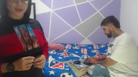 Snapshot of couple_hot069 chatting on February 9, 5:00 am couple_hot069 online show from February 9, 5:00 am