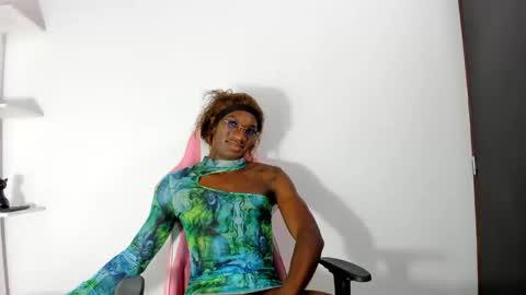 Snapshot of coupleblack_24 chatting on May 28, 2:20 am coupleblack_24 online show from May 28, 2:20 am