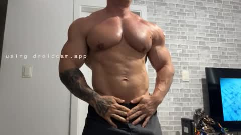couplemuscle40 online show from December 2, 1:05 pm