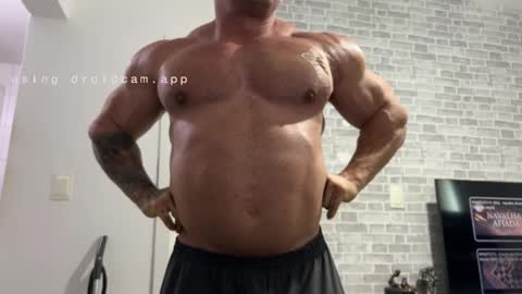 couplemuscle40 online show from May 19, 4:57 pm