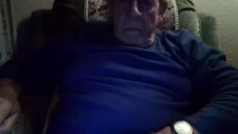 Snapshot of courieral1 chatting on January 11, 5:20 am courieral1 online show from January 11, 5:20 am