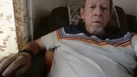 Snapshot of courieral1 chatting on September 19, 3:45 pm courieral1 online show from September 19, 3:45 pm