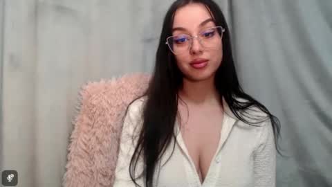 Snapshot of courtney_lux chatting on February 5, 3:38 pm Courtney online show from February 5, 3:38 pm