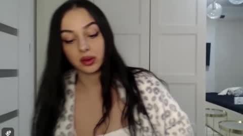 Snapshot of courtney_lux chatting on February 11, 4:12 pm Courtney online show from February 11, 4:12 pm