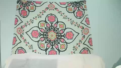 Snapshot of courtscutekitty chatting on February 2, 9:51 am courtscutekitty online show from February 2, 9:51 am