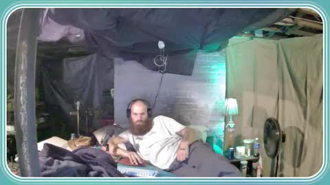 cowboy_n_toy online show from November 15, 7:49 am