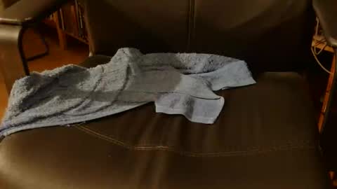 Snapshot of coyote017 chatting on May 17, 4:58 pm coyote017 online show from May 17, 4:58 pm