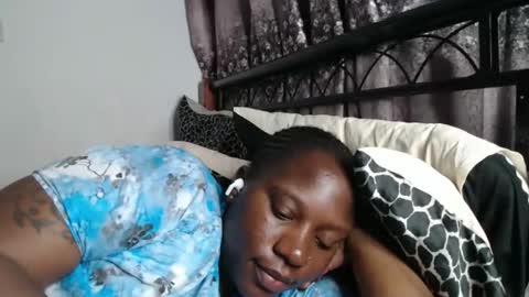 Erykah online show from November 13, 9:47 pm