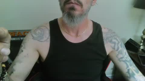 Snapshot of cpl_inlove chatting on June 12, 8:19 pm cpl_inlove online show from June 12, 8:19 pm