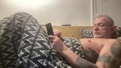 Snapshot of crapaud75018paris chatting on February 27, 9:15 pm crapaud75018paris online show from February 27, 9:15 pm