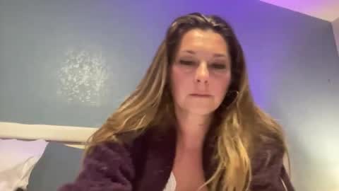 Snapshot of craveusxo chatting on February 15, 7:38 am CraveUsXo online show from February 15, 7:38 am