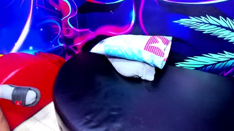 Snapshot of crazy_sexvip chatting on February 10, 3:32 am - Girl ZOE and Boy Cain online show from February 10, 3:32 am