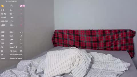 crazy_space11 online show from February 25, 7:40 am