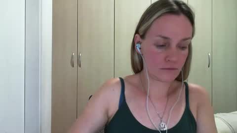 Anny online show from February 19, 9:36 pm