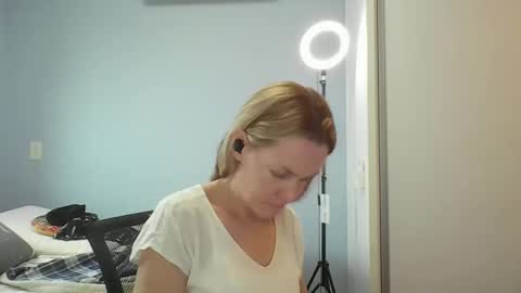 Anny online show from March 31, 10:48 am